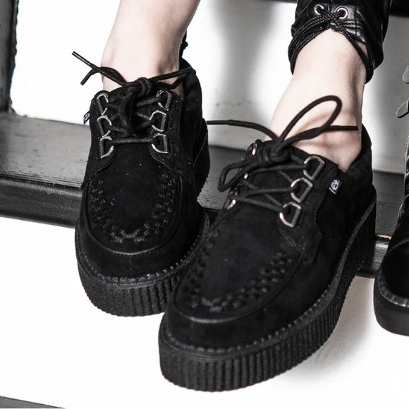 T.U.K Footwear Loafers Black Velvet Viva Mondo Creeper Platform Shoes Size 5 - Picture 13 of 13